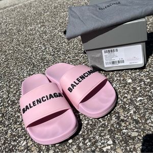 Women’s pink Balenciaga slides
